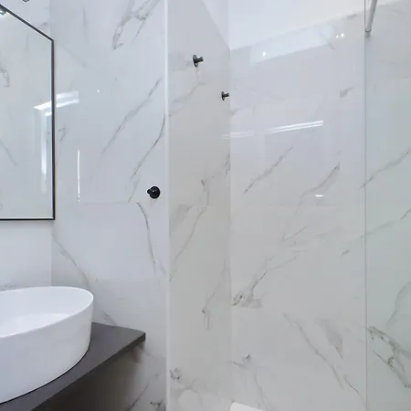 Principe Amedeo Piano Terra Lägenhet