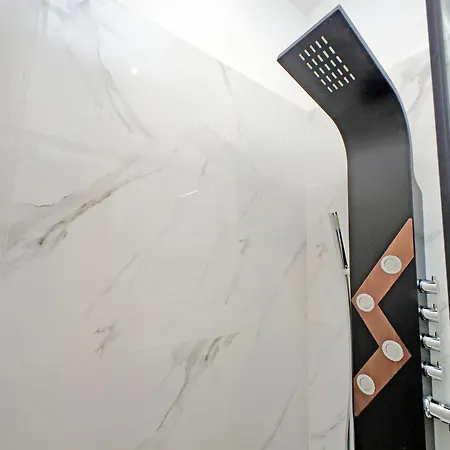 Principe Amedeo Piano Terra Lägenhet *