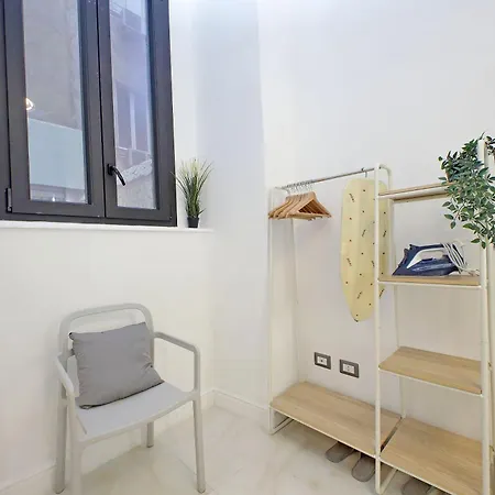 Lägenhet Principe Amedeo Piano Terra *