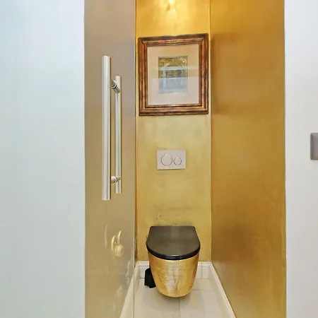 Principe Amedeo Piano Terra Lägenhet