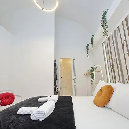 Lägenhet Principe Amedeo Piano Terra