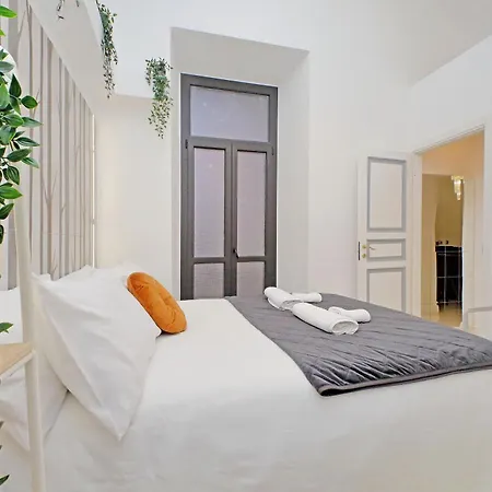 Principe Amedeo Piano Terra Lägenhet *