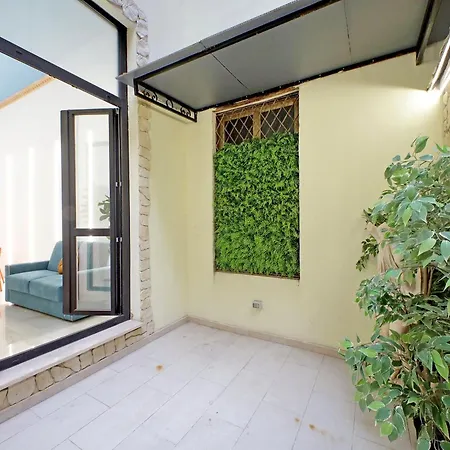 Lägenhet Principe Amedeo Piano Terra *