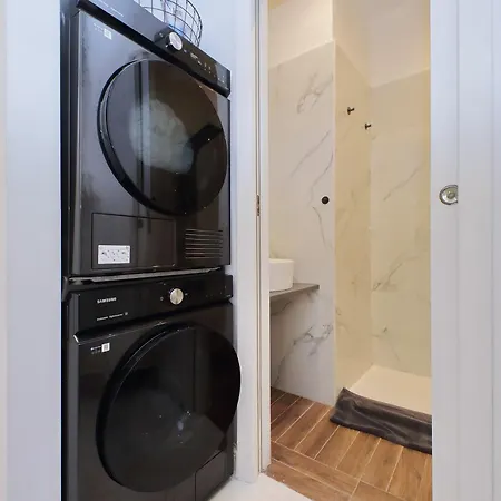 Lägenhet Principe Amedeo Piano Terra